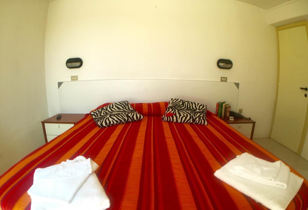 Hotel Mehari Riccione Bagian luar foto