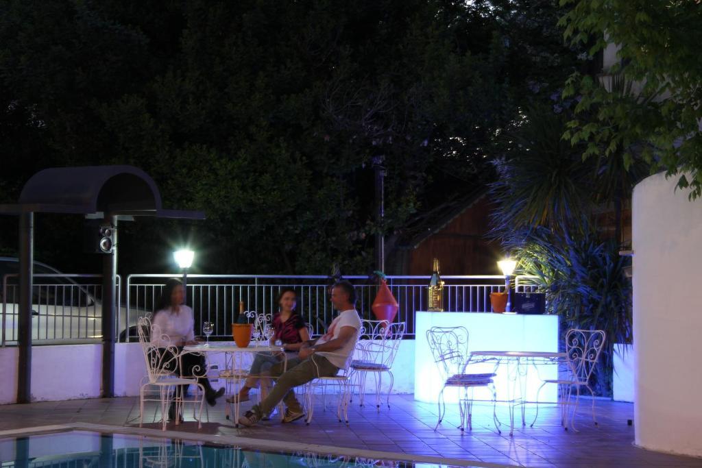 Hotel Mehari Riccione Bagian luar foto