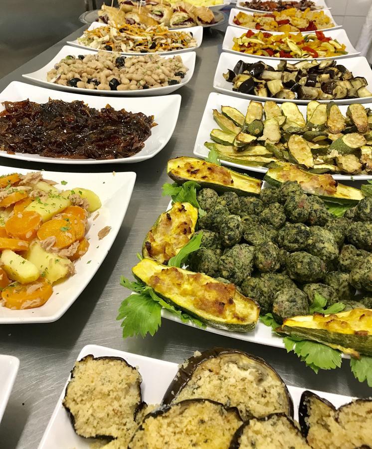 Hotel Mehari Riccione Bagian luar foto