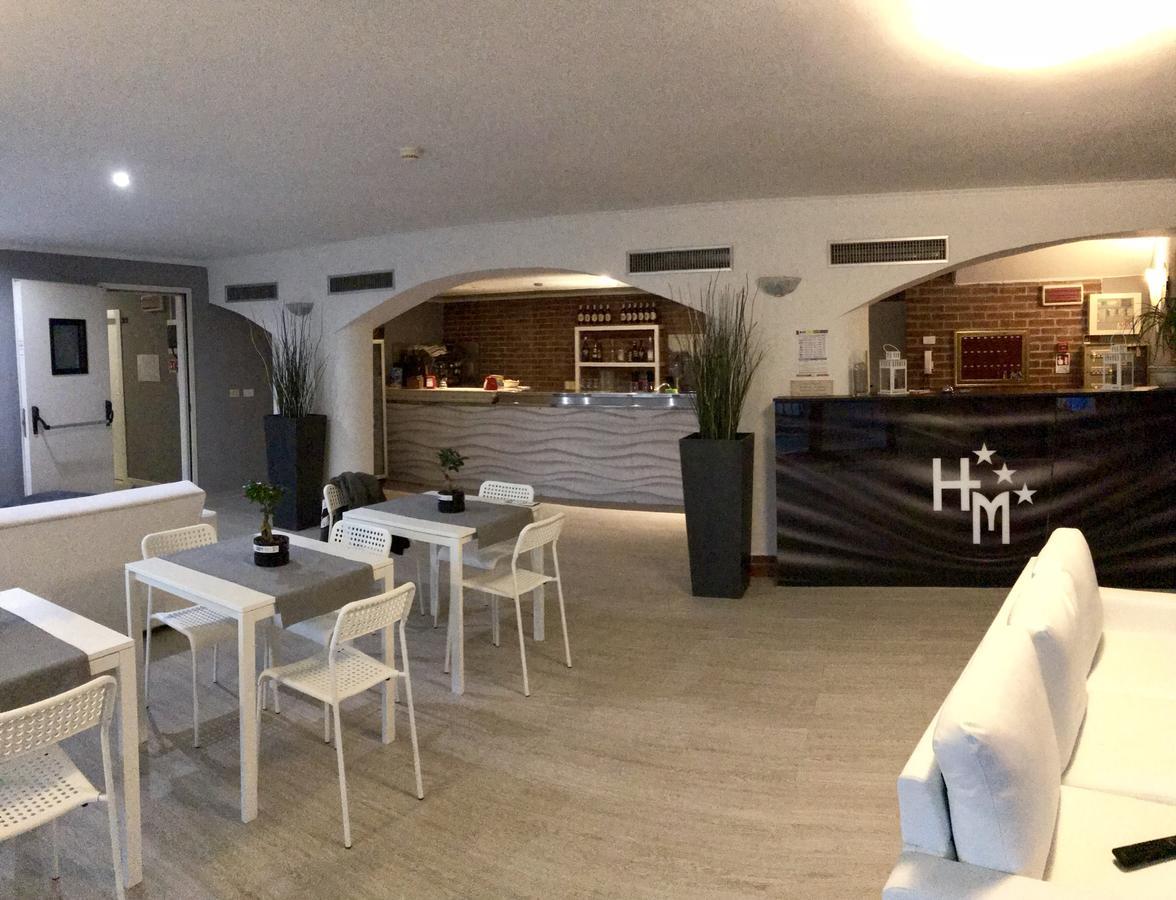 Hotel Mehari Riccione Bagian luar foto