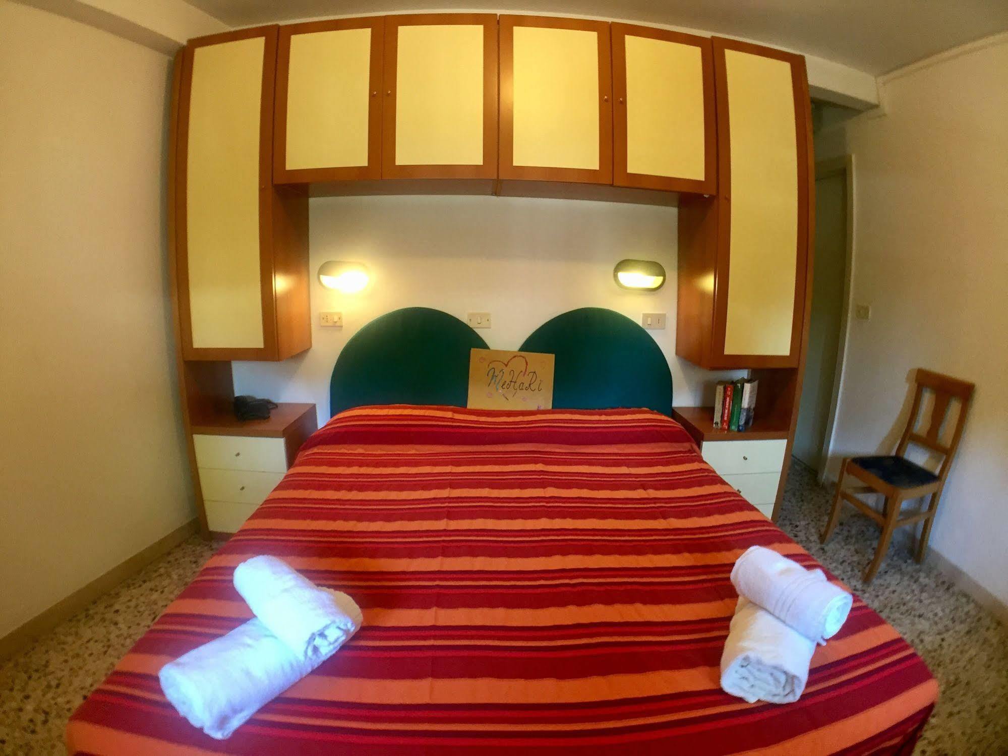 Hotel Mehari Riccione Bagian luar foto