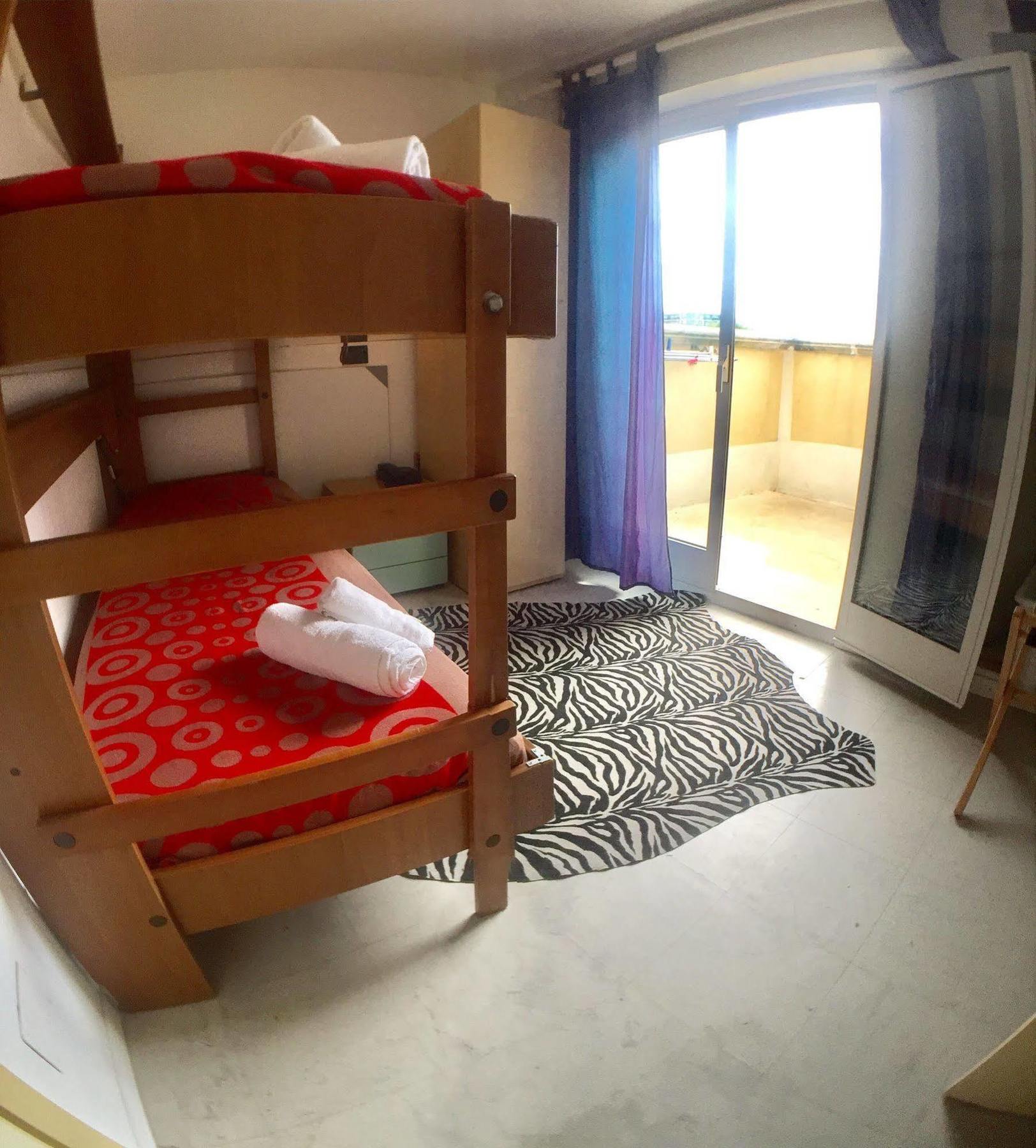 Hotel Mehari Riccione Bagian luar foto