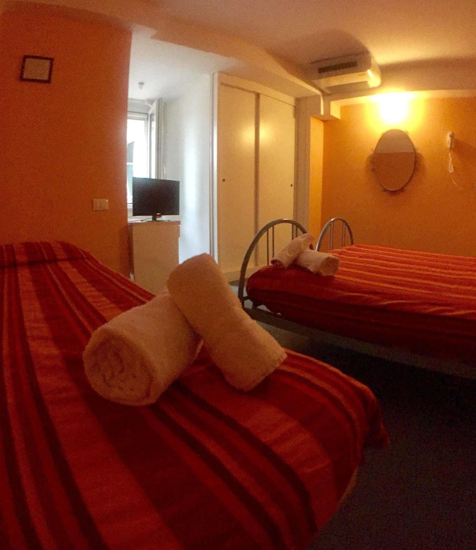 Hotel Mehari Riccione Bagian luar foto